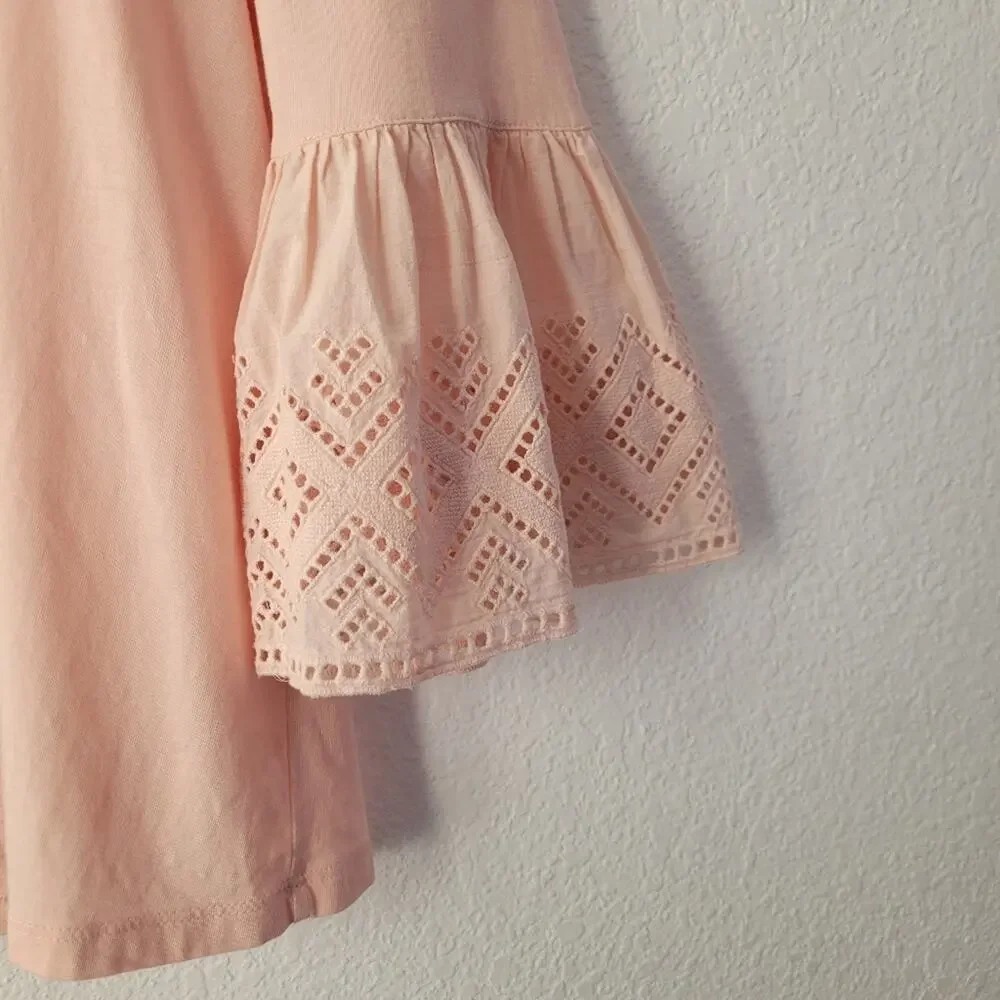 Banana Republic Women's Eyelet Fluted Peach Sleeve Top Size Small - Picture 3 of 4